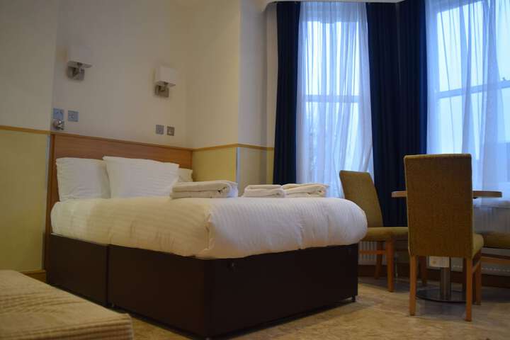 Room 15 of 90