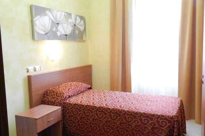Room 32 of 61