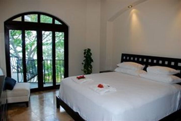 Room 8 of 19