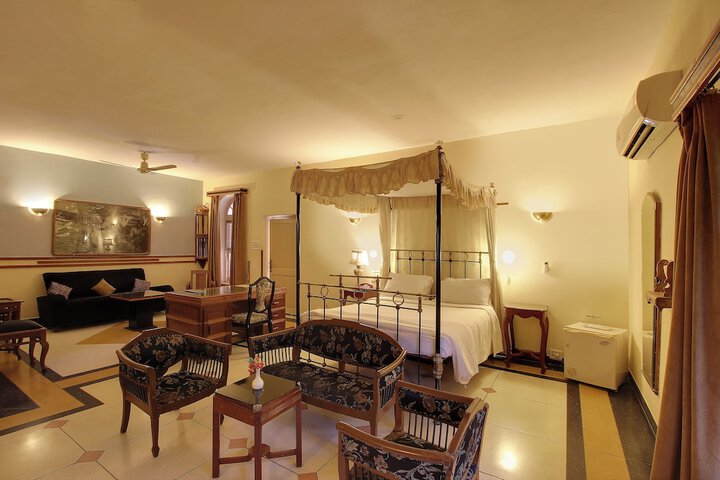 Room 5 of 53