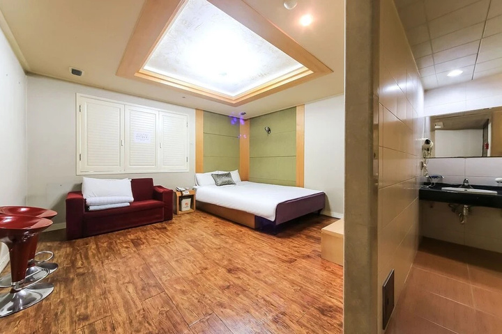 Room 7 of 7