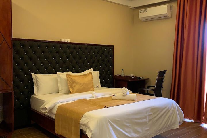 Room 28 of 51