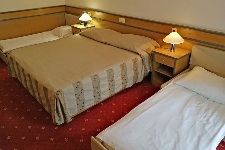 Room 14 of 49