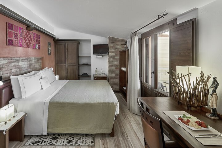 Room 4 of 35