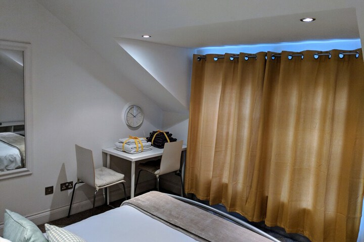 Room 7 of 42