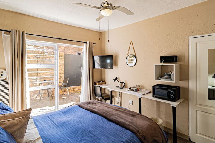 Room 6 of 43