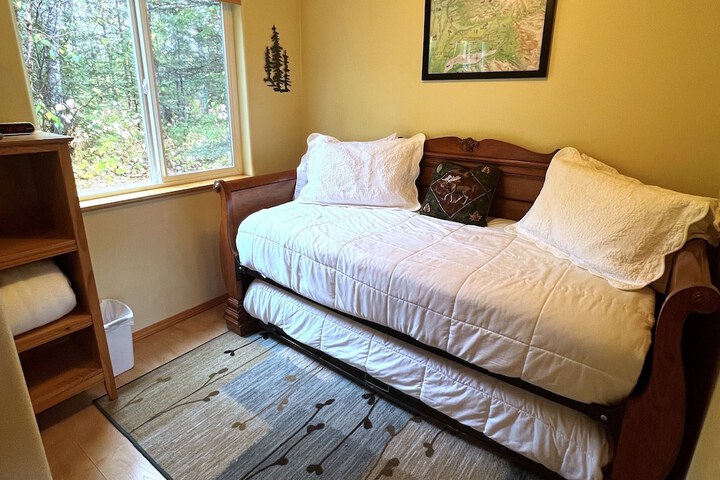 Room 2 of 32