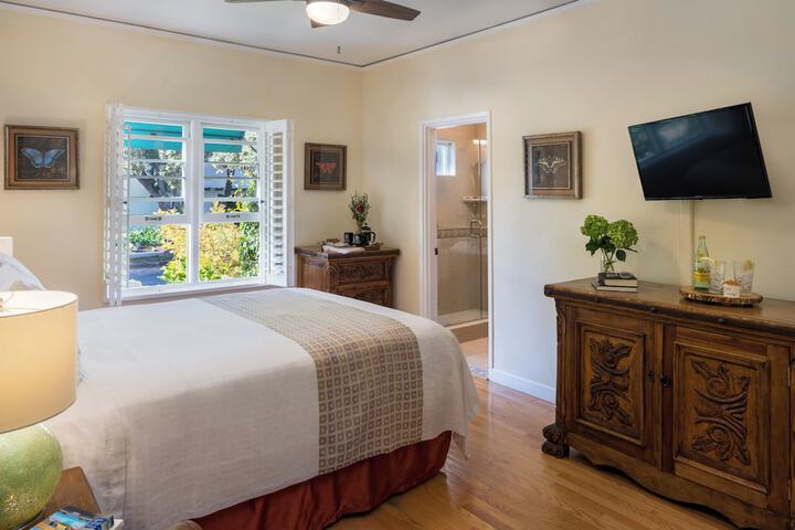 Room 46 of 221