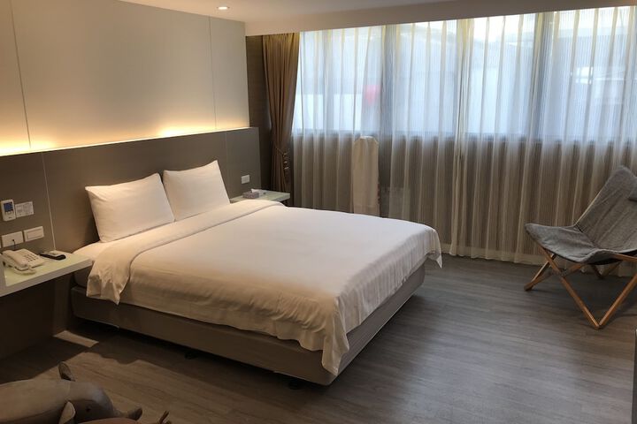 Room 10 of 40