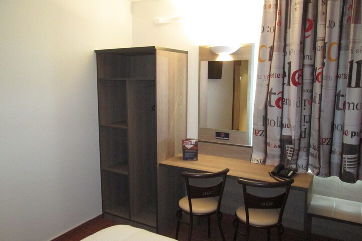 Room 26 of 53