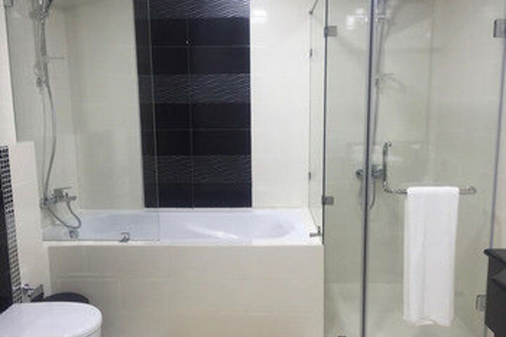 Room 2 of 18