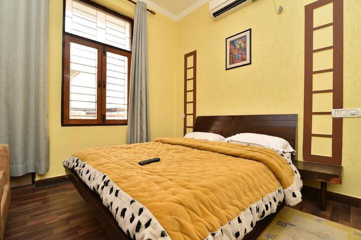 Room 8 of 43
