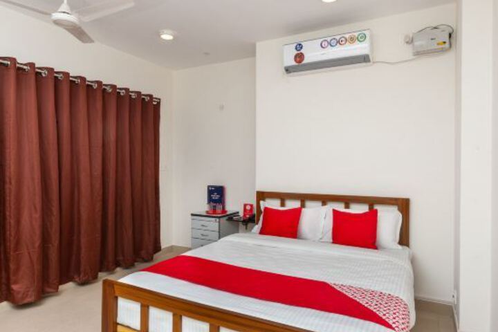 OYO 28622 OMR STAYS