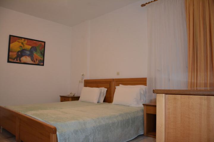 Room 4 of 47