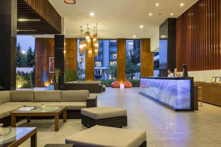 Hotel 2 of 128