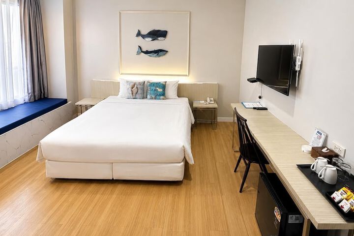 Room 27 of 198