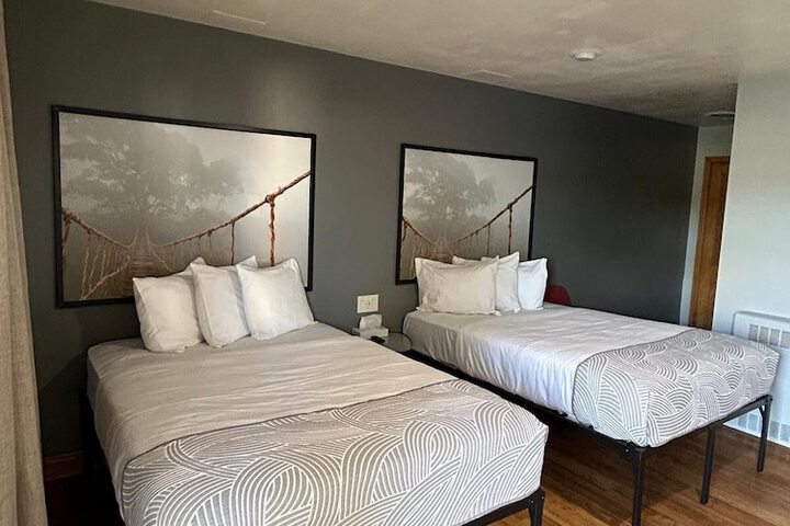 Basic 2 Double Beds (1 of 9)