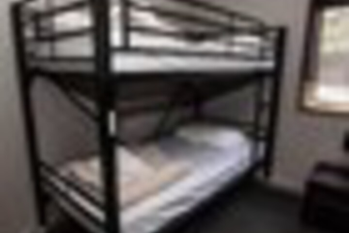 Room 32 of 243