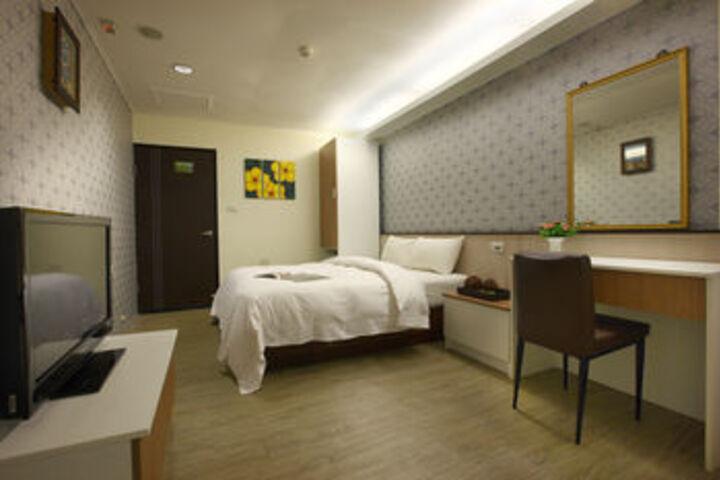 Room 22 of 49