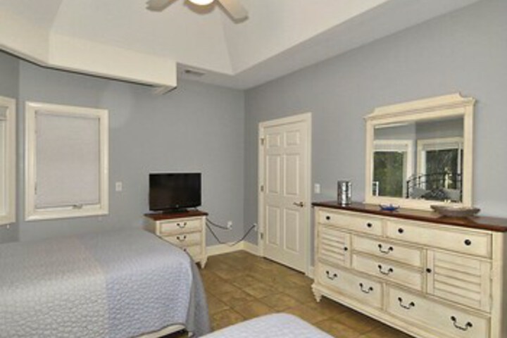 Room 40 of 48
