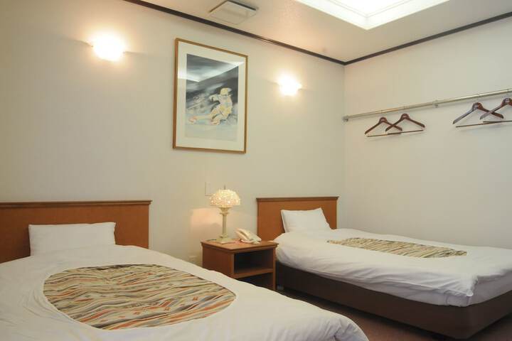 Room 15 of 34