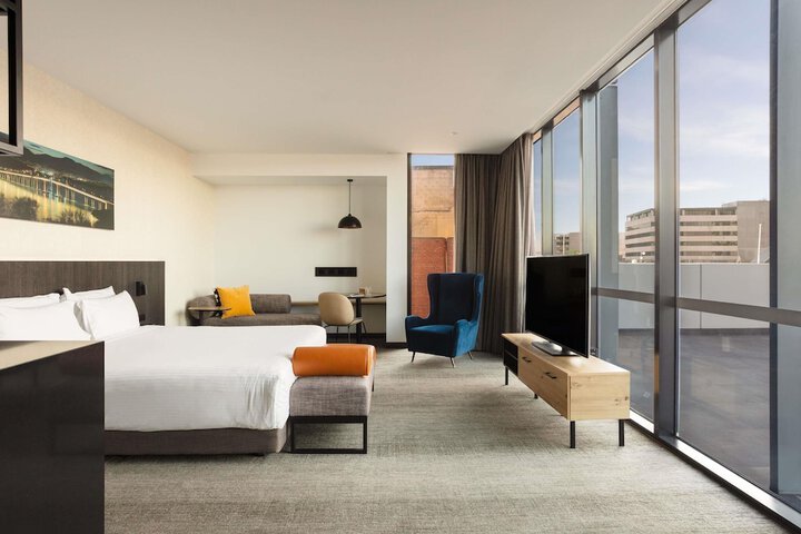 Room 60 of 172