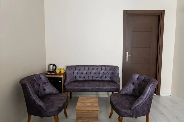 Room 9 of 21