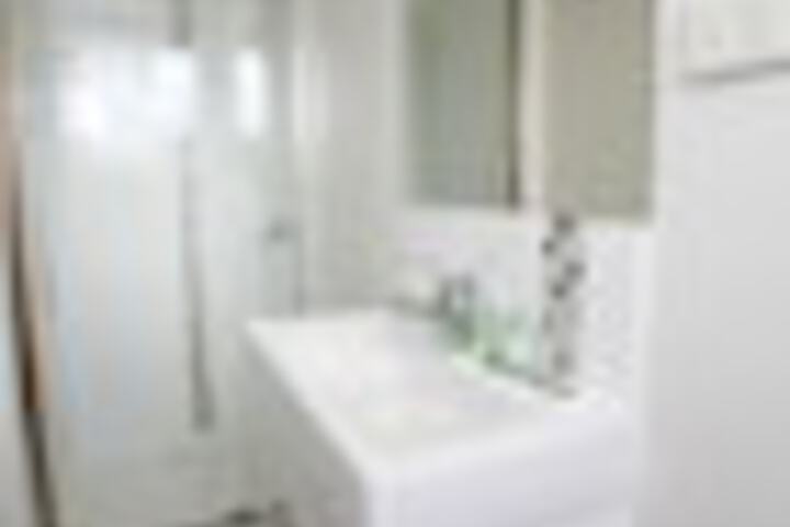 Room 182 of 261
