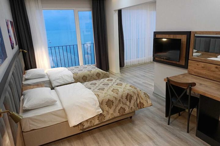 Room 32 of 115