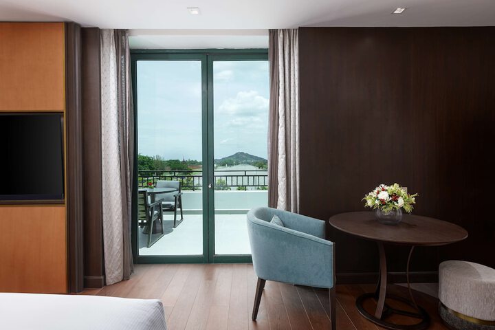 Room 8 of 75