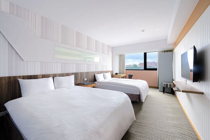 Room 6 of 15