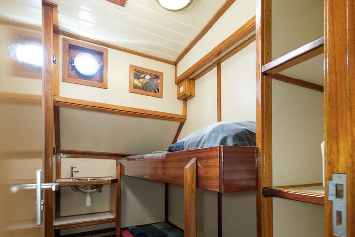 Room 8 of 40