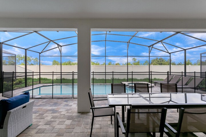 Property Grounds 74 of 82