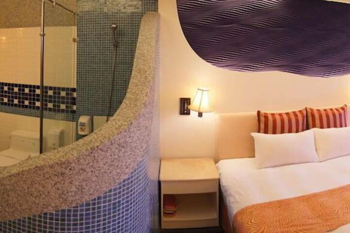 Room 56 of 61