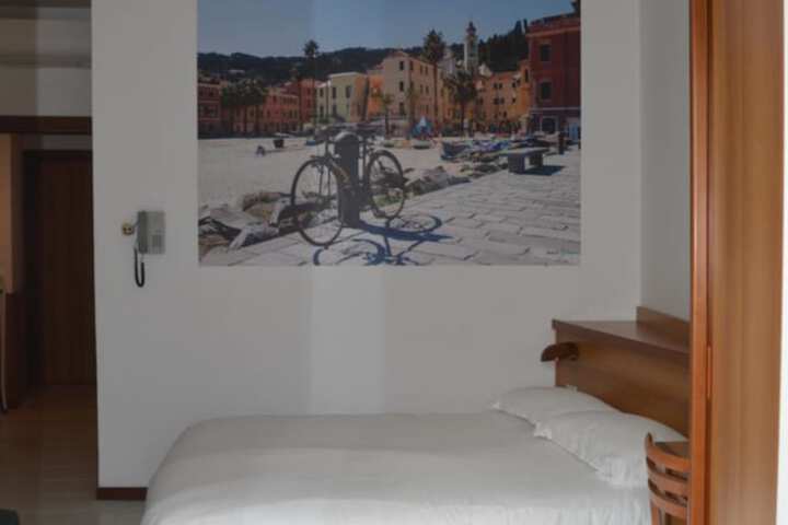 Room 15 of 42