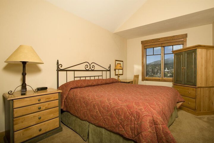 Room 27 of 137