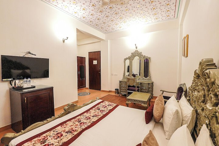 Room 28 of 62