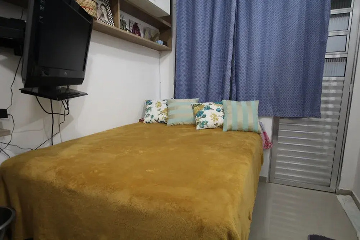 Room 4 of 13