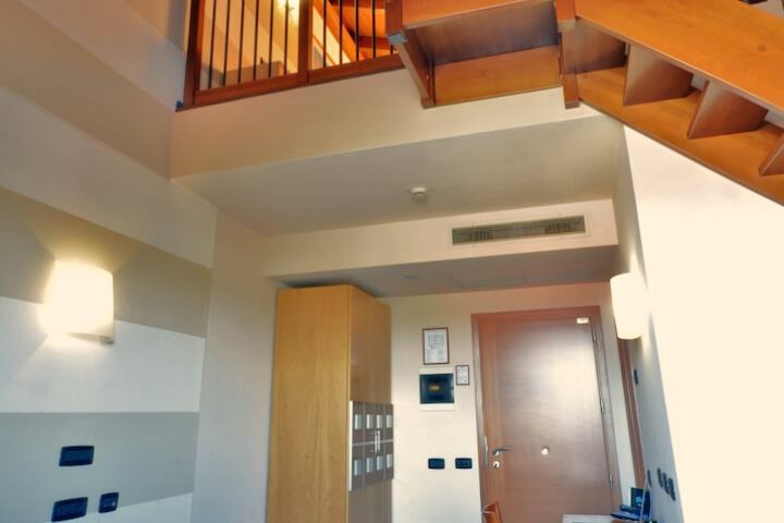 Room 8 of 30