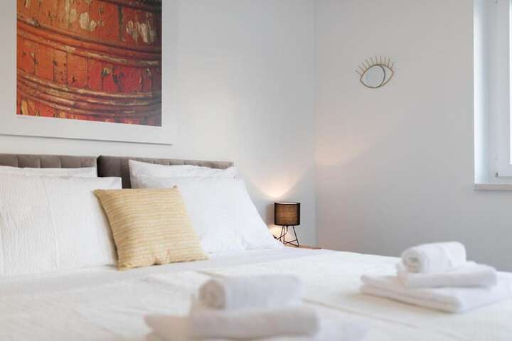 Room 4 of 70