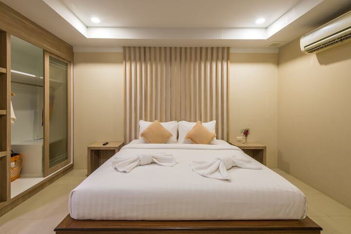Room 20 of 208