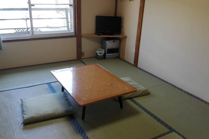 Room 8 of 31
