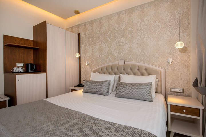 Room 27 of 156