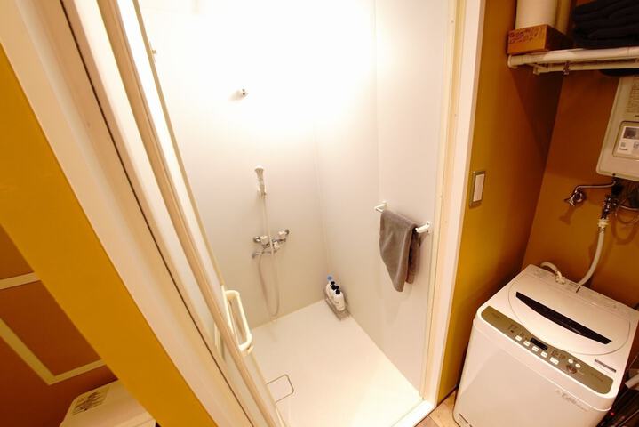 Room 17 of 27