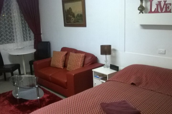 Room 9 of 33