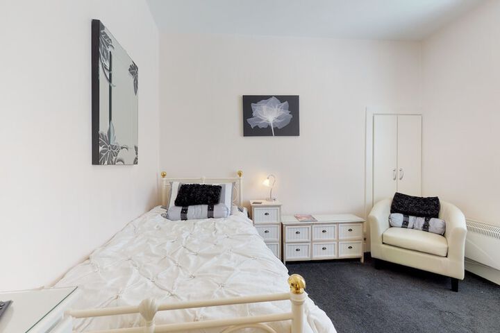 Room 10 of 39