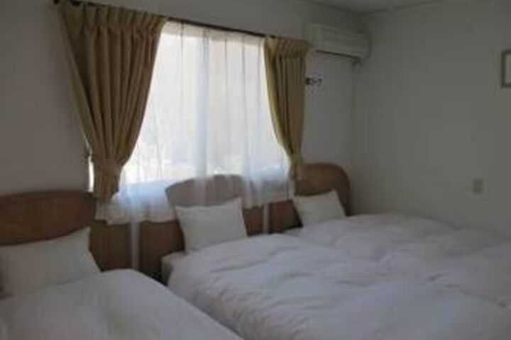 Room 11 of 23