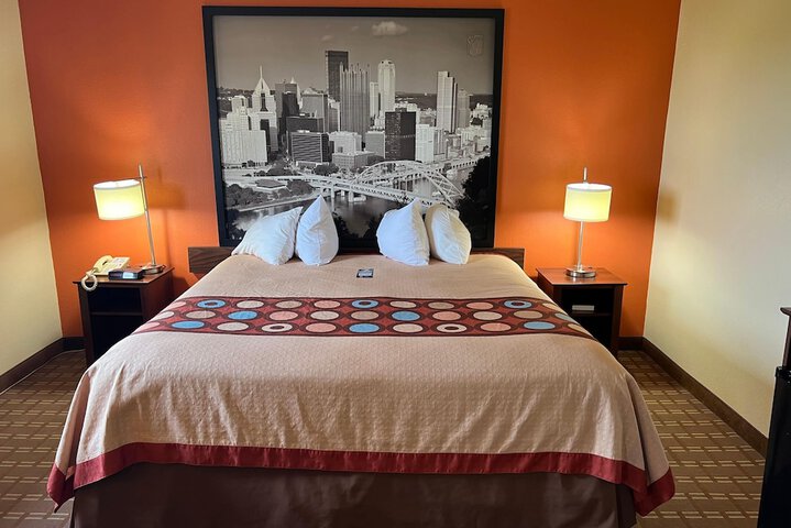Room 17 of 32