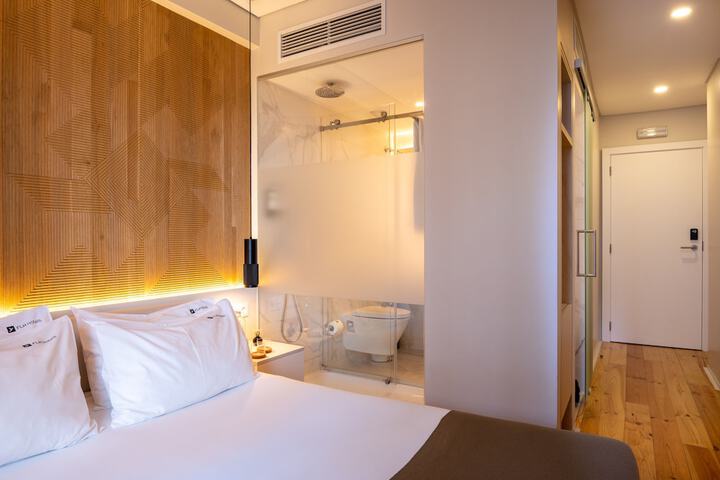 Room 45 of 65