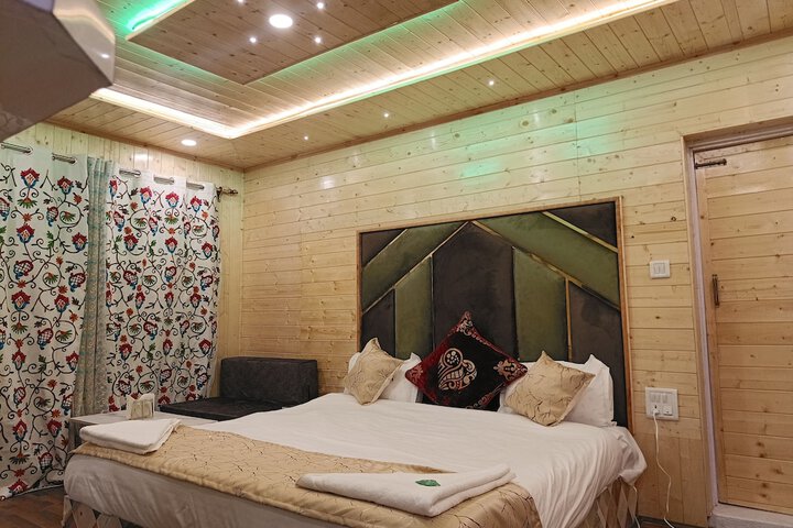 Room 22 of 68
